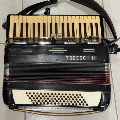 Acordeon Sanfona Todeschini 80 Baixos Reliquia !!!
