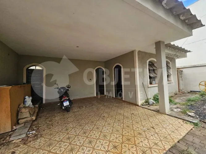 Disponível para aluguel  Local privilegiado | Em frente ao Praia Clube  Uberlândia