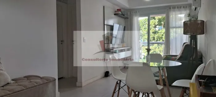 R. Mendes Tavares, prédio novo com infra, varanda, sala, 2 quartos e vaga na escritura!