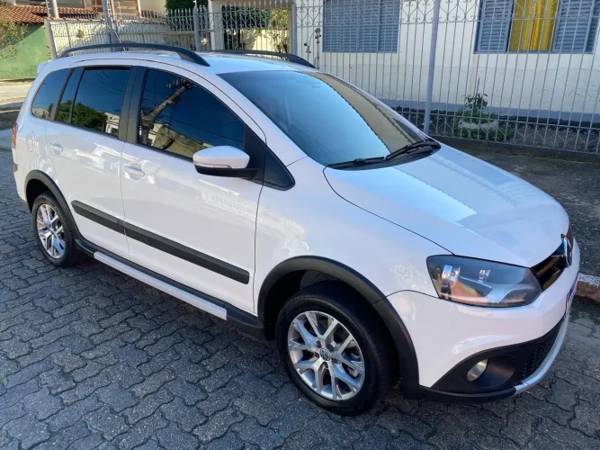 Volkswagen Spacecross I Motion 1.6 MI Total Flex 8V 2013