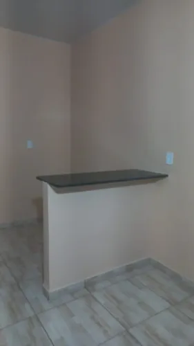 ALUGA-SE KITNET PROX DO CASTANHEIRA