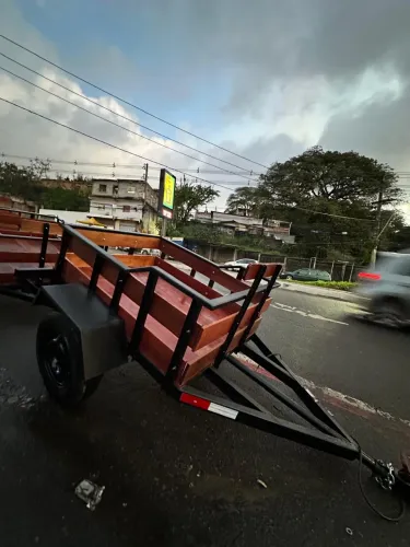 Reboque modelo fazendinha 1 eixo aberta para cargas