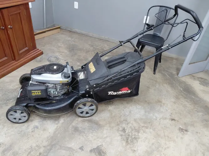 Cortador de grama Toyama TLM530TRM