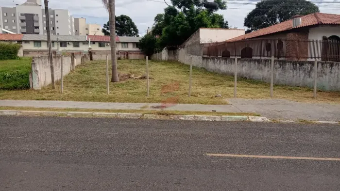 TERRENO à venda com 834.6m² por R$ 2.000.000,00 no bairro Centro - PINHAIS / PR