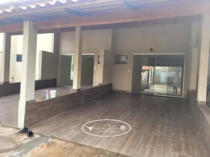 Sobrados à Venda no Setor Chácaras dos Buritis em Goiânia 2 Quartos