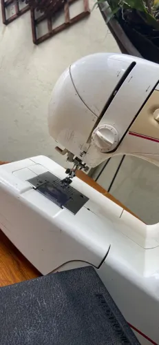 Máquina de costura Singer Millena