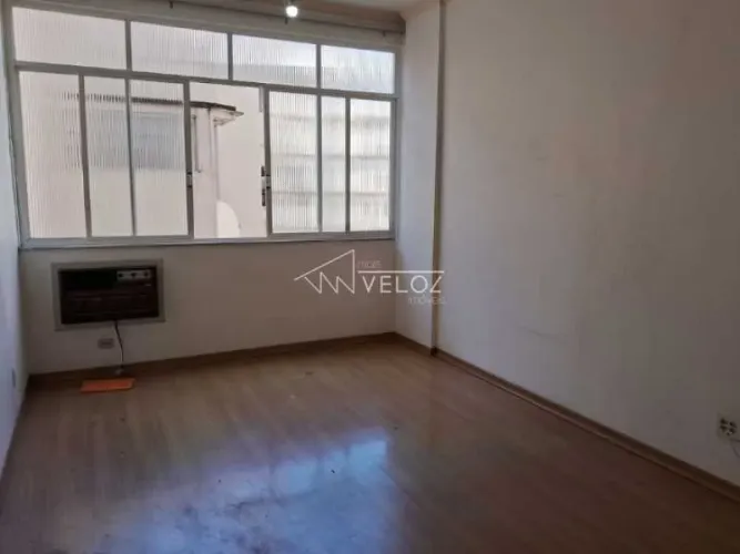 Kitnet/Conjugado - / Residencial / Centro