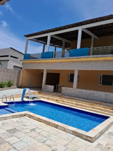 Casa com piscina em Enseadas dos coraes