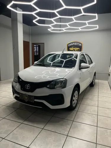 Toyota Etios X Sedan 1.5 Flex 16V 4P Mec. 2021