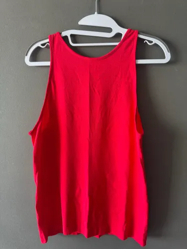 Regata Lupo vermelha