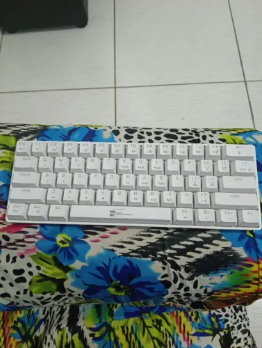 Teclado mecânico r8 da pichau,60%
