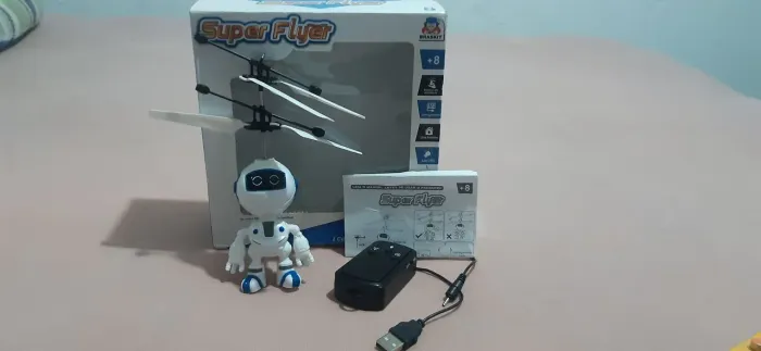 Robô Voador Super Flyer (Braskit)