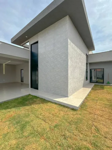Casa de Esquina Alto Padrão - Setor Funcionários - Pé Direito Triplo - 3 Suítes