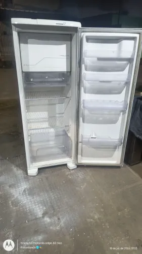 Eletrolux bem conservada restaurada a pintura linda