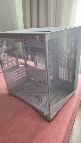 Gabinete Gamer Fortrek Clarity