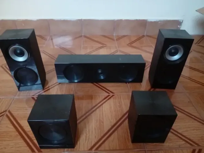 Conjunto caixas de Jome Theater LG