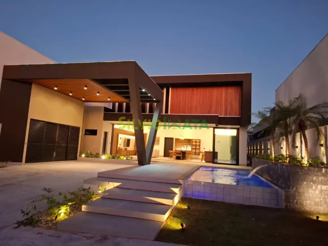 Casa de Alto Padrão à Venda em Porto Rico | Condomínio Mirante do Rio Paraná | 4 Suítes |