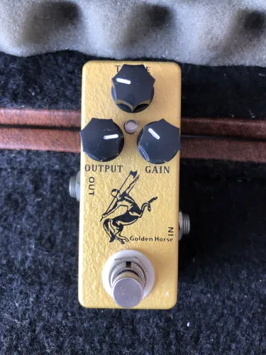 Pedal mosky Goden Horse