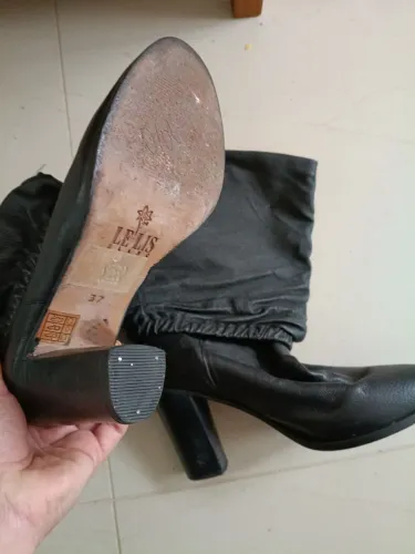 Bota em couro