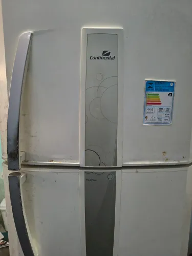Vendo geladeira Continental Frost Free 425L para conserto ou retirada de peças.