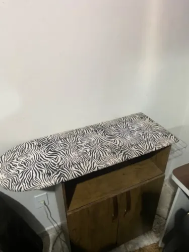 Tábua de passar com armário