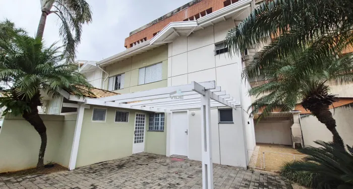 Casa em condomínio fechado em Nova Campinas, Campinas-SP: 3 quartos, 1 suíte, 4 salas, 4 b