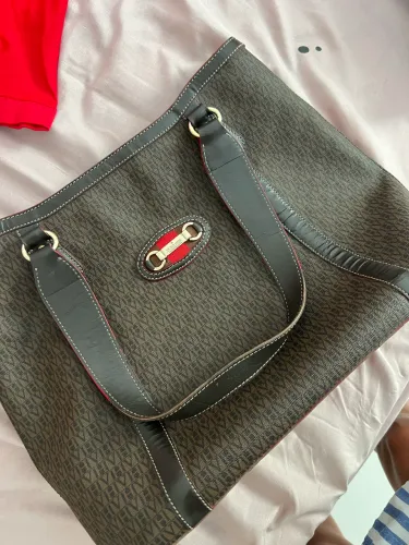 Bolsa de ombro da Victor Hugo