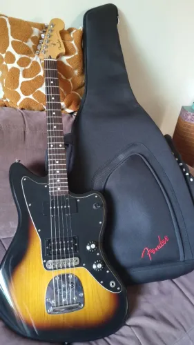 Guitarra Fender Jazzmaster Blacktop