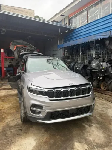 JEEP COMMANDER 2024-para retirada de peças