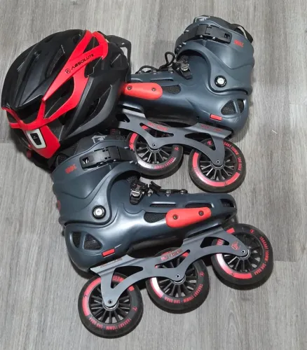 Patins Inline Freestyle Traxart Urbe 110mm Abec-7 tam. 40/41 + Capacete com LED