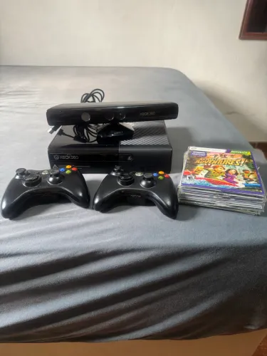 Xbox 360 Slim Desbloqueado + Kinect + 2 Controles + Mais de 20 Jogos