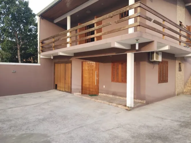Alugo casa de baixo