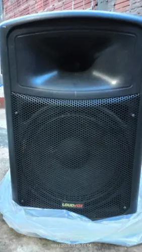 Caixa ativa profissional de 15 p loud vox 