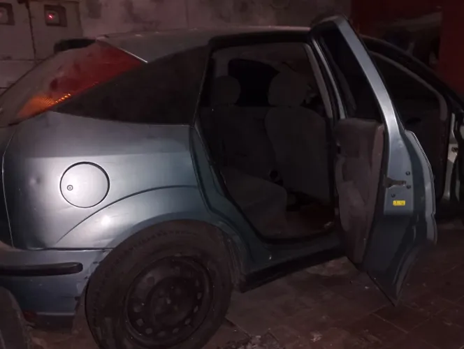 Ford Focus 1.8 16V 5P 2001