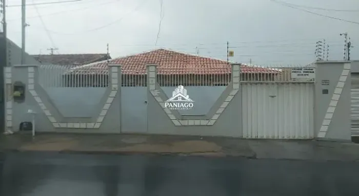 CASA À VENDA NO BAIRRO VILLAGE FLAMBOYANT