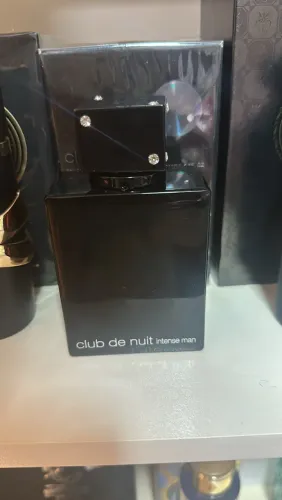 Club de nuit intense man