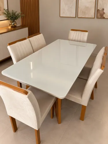 Mesa com 6 cadeiras