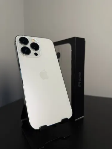 iPhone 13 Pro 128gb - único dono, na caixa, todo original, sem marcas e com 9 capinhas