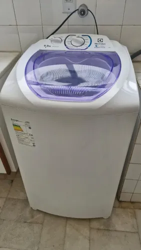 Máquina de lavar roupas Electrolux Turbo Economia - pouquíssimo uso. Guardada no plástico.
