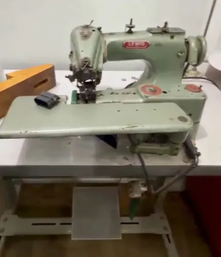 Máquina de Ponto Invisível Industrial Lewis Union Special.