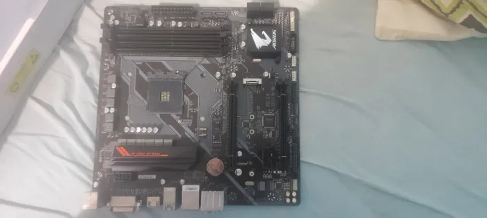 Placa mãe Aorus B450 M