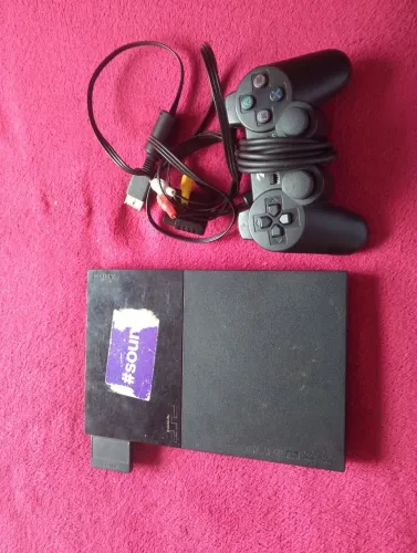 Play2 vendo, n lê o disco e tem que levar para arruma, 1 controle e memória card