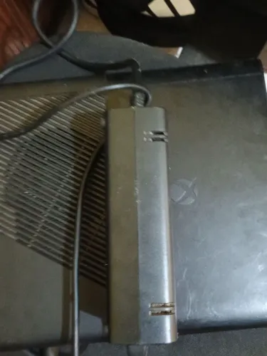Xbox 360, com pouco tempo de uso