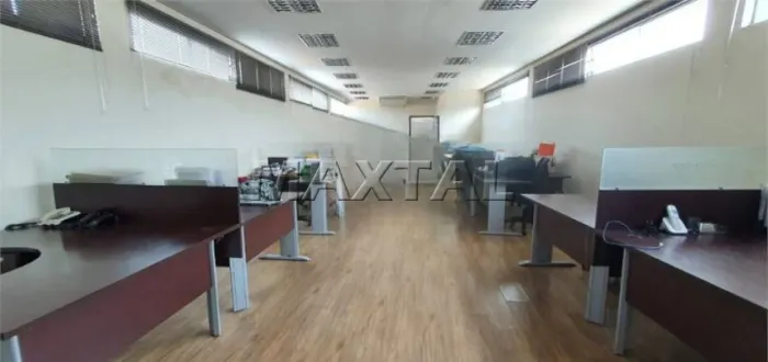 Prédio Comercial para locação na Travessa da Av. Água Fria, de 450m², 3 pisos e com 2 vaga