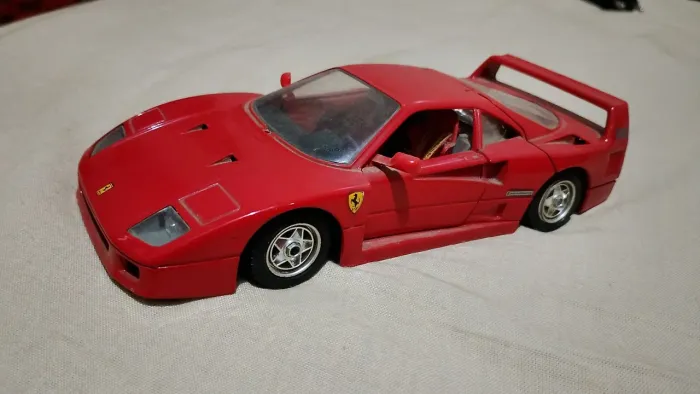 Miniatura ferrari f40 em metal made in italy 