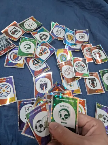 Figurinhas brilhantes e comuns copa
