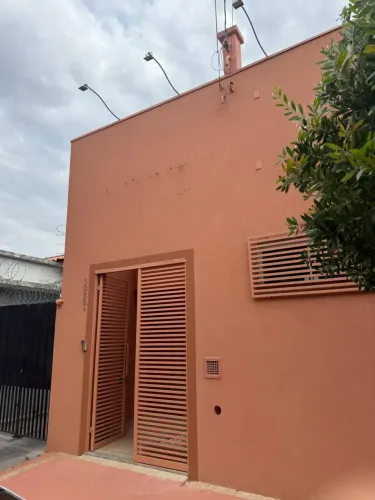 Comercial com 4 salas e 2 banheiros para locação na Vila Bandeirantes