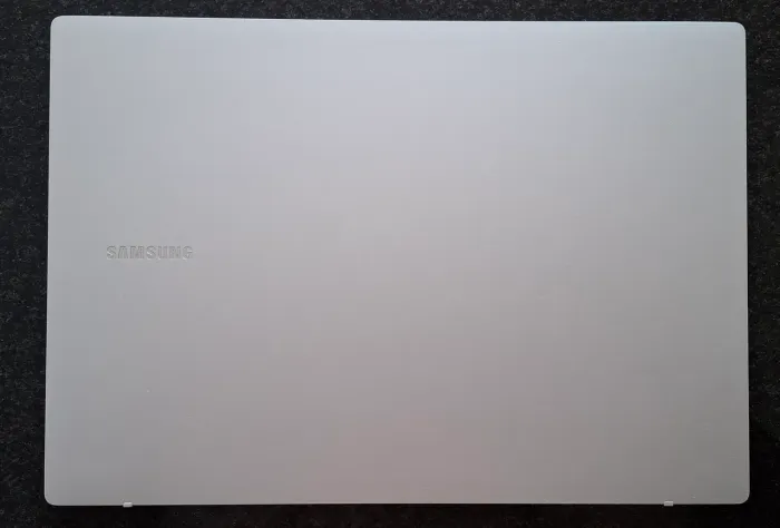 Notebook Samsung Galaxy Book Go | Snapdragon 7c | 4 GB RAM | 128 GB UFS | 14" Full HD