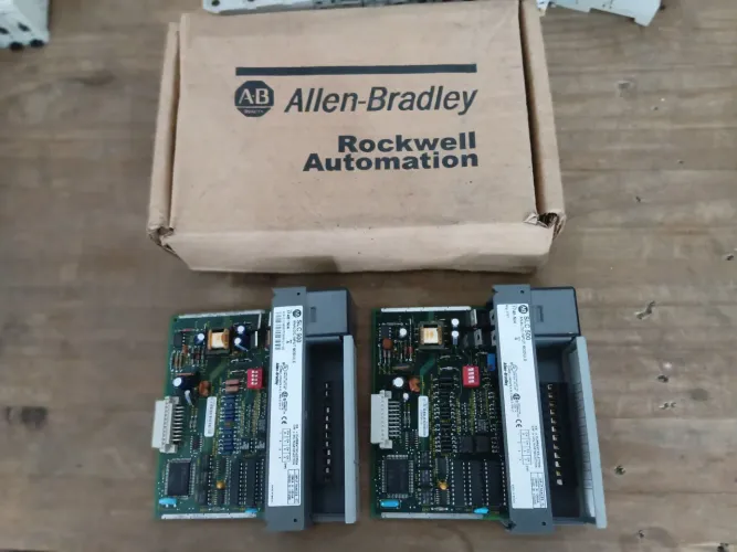 Kit com 2 Módulos Allen-bradley 1746-NI4 Series a