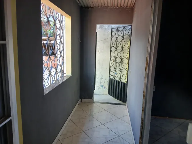 Alugo casa em Pernambués